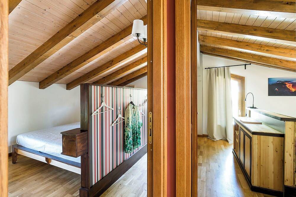 Luxury villa with pool on the slopes of Etna in Nicolosi, Mount Etna