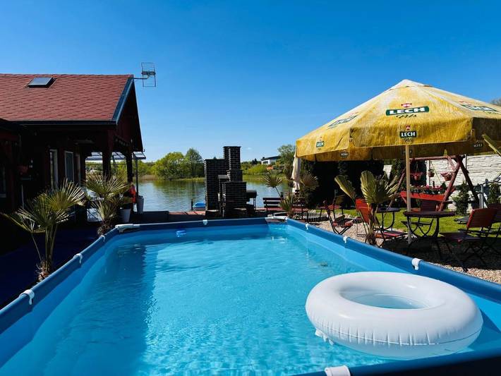 Apartament wakacyjny dla 3 osób, z Taras i Jacuzzi oraz Ogród i Basen w Kartuzy