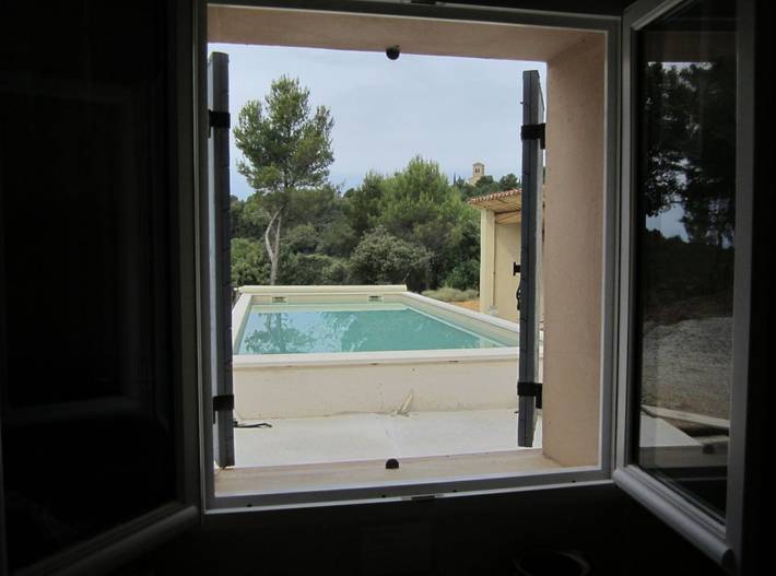 Gîte pour 8 personnes, avec terrasse ainsi que jardin et piscine