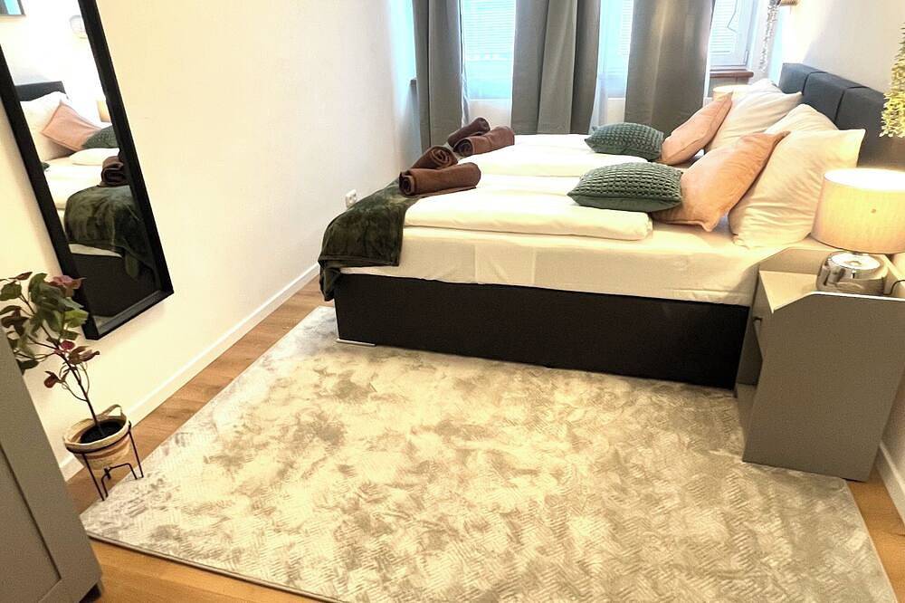 Ganze Wohnung, Moderne Neue 120m2 Wohnung City Center Kadewe /Zoo in Charlottenburg Berlin, Berlin