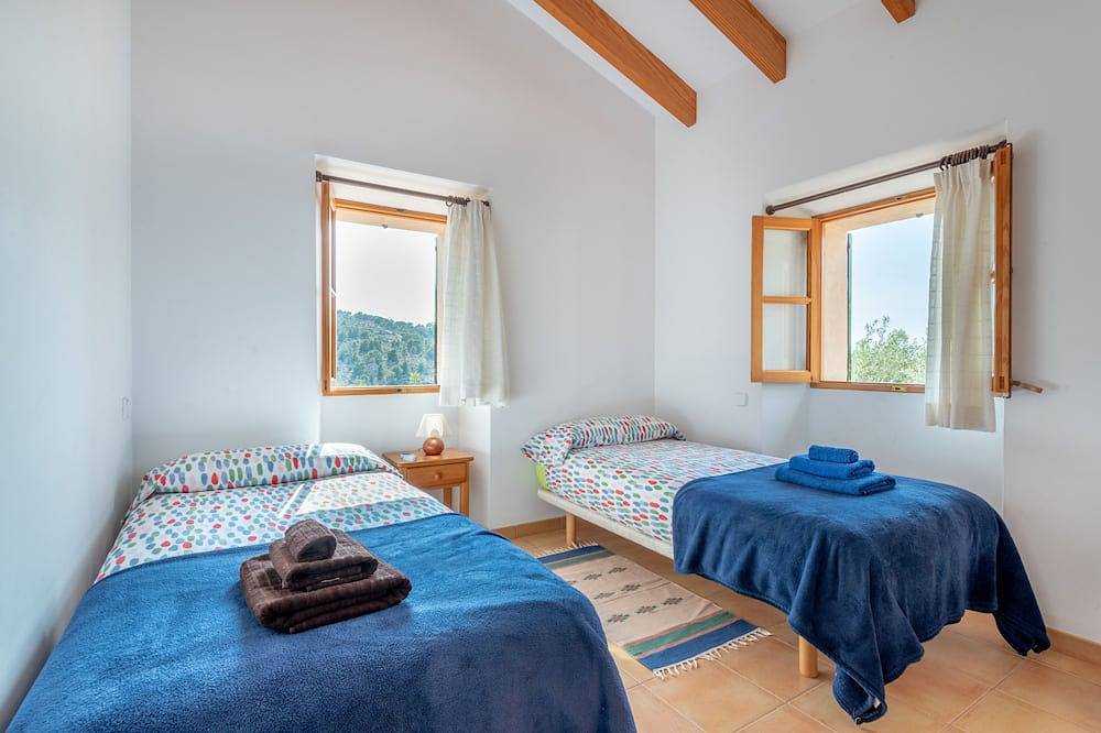 Deia semi-detached house .Sunny location near paths to the sea or the village. in Deià, Coast of Mallorca