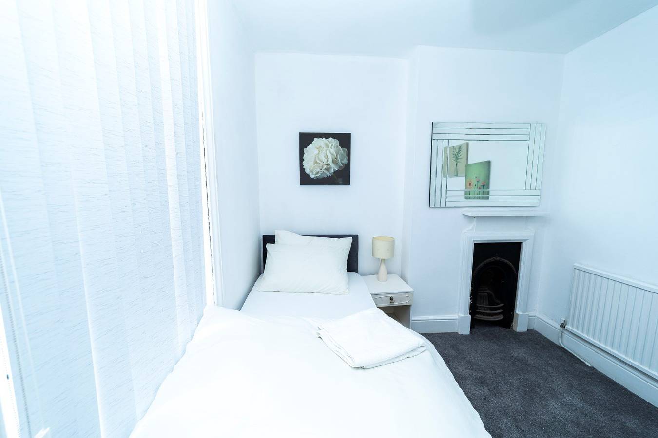 3 Bed House - Sleeps 11 - Pets - Wifi in Leicester, Heart of England