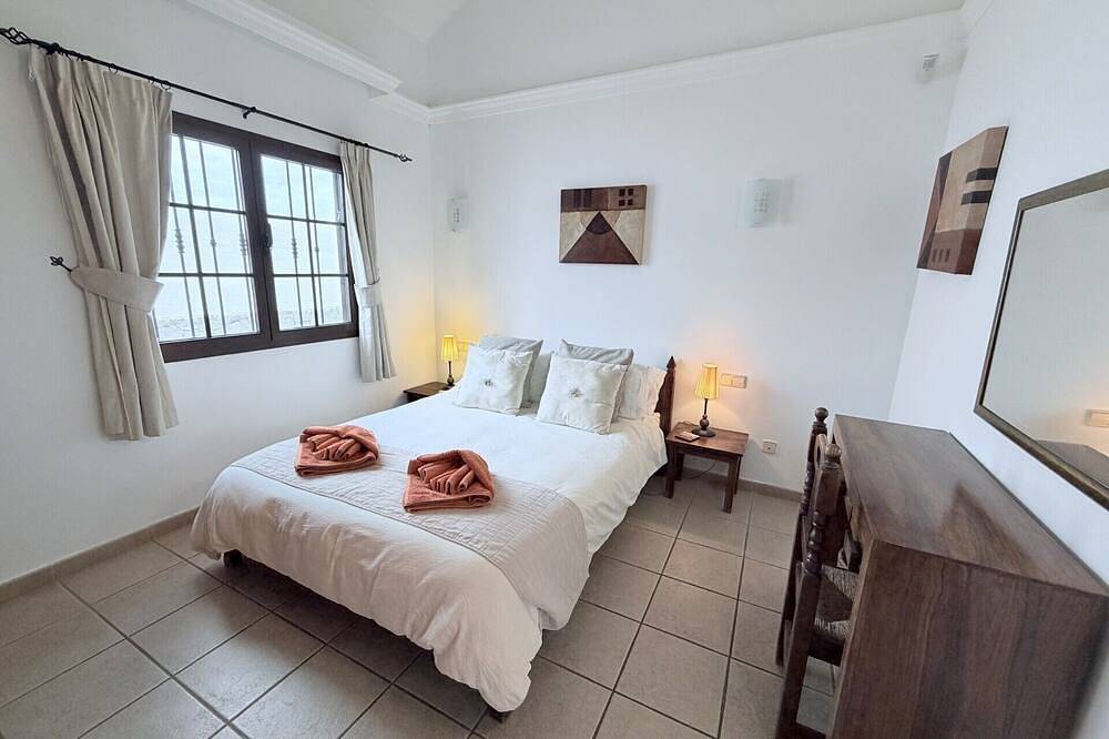 Villa,with private heated pool,Wifi,Parque Del Rey,close to Playa Blanca town. in Playa Blanca, Yaiza