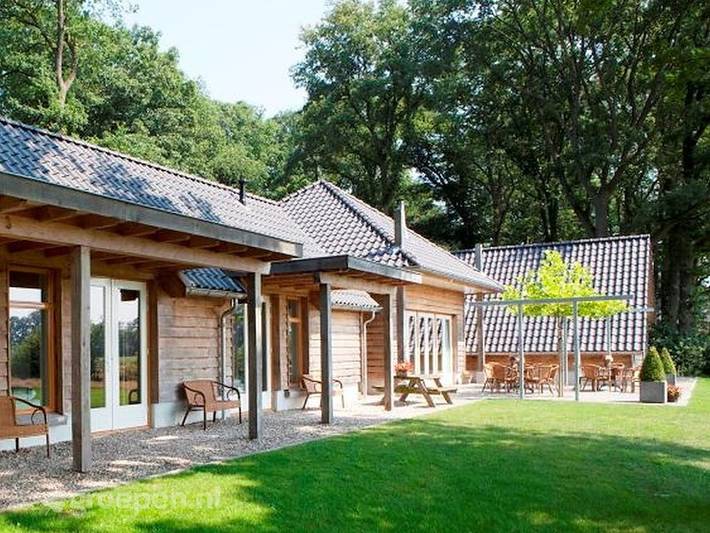 Vakantiehuis voor 16 personen, met balkon/terras en terras in Haaksbergen