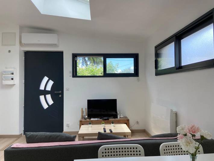 Gîte pour 4 personnes, avec terrasse à Bron - 3