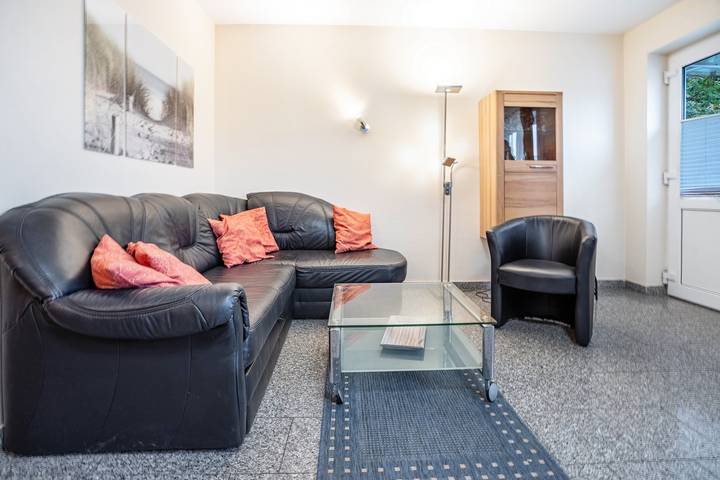 Ganze Wohnung, Ferienwohnung 'Haus Hügel - Wohnung 4' mit Balkon und Wi-Fi in Ostseebad Binz, Binz