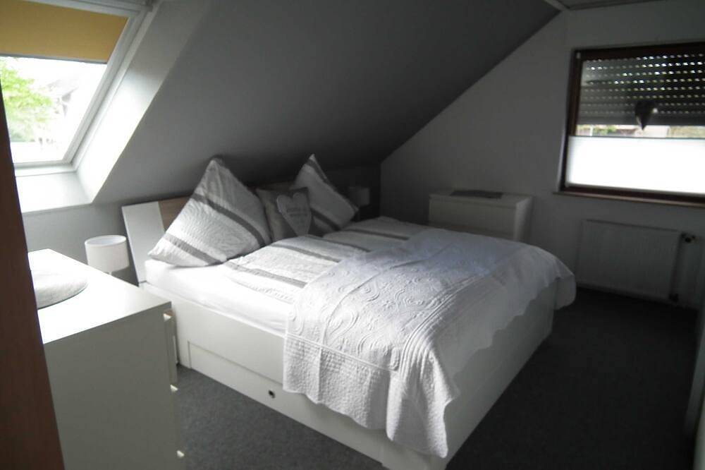 Ganze Wohnung, Komfort-Ferienwohnung - Dachgeschoß-Ferienwohnung in Geldern, Niederrhein