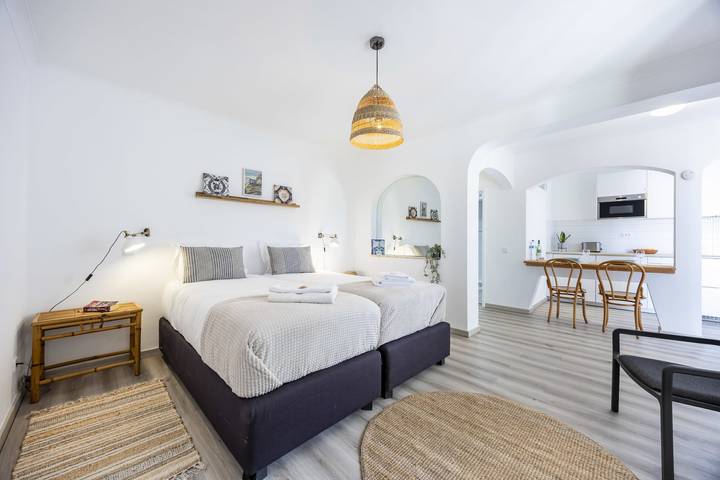 Apartment for 2 people, with pool, child-friendly in Lagos Municipality