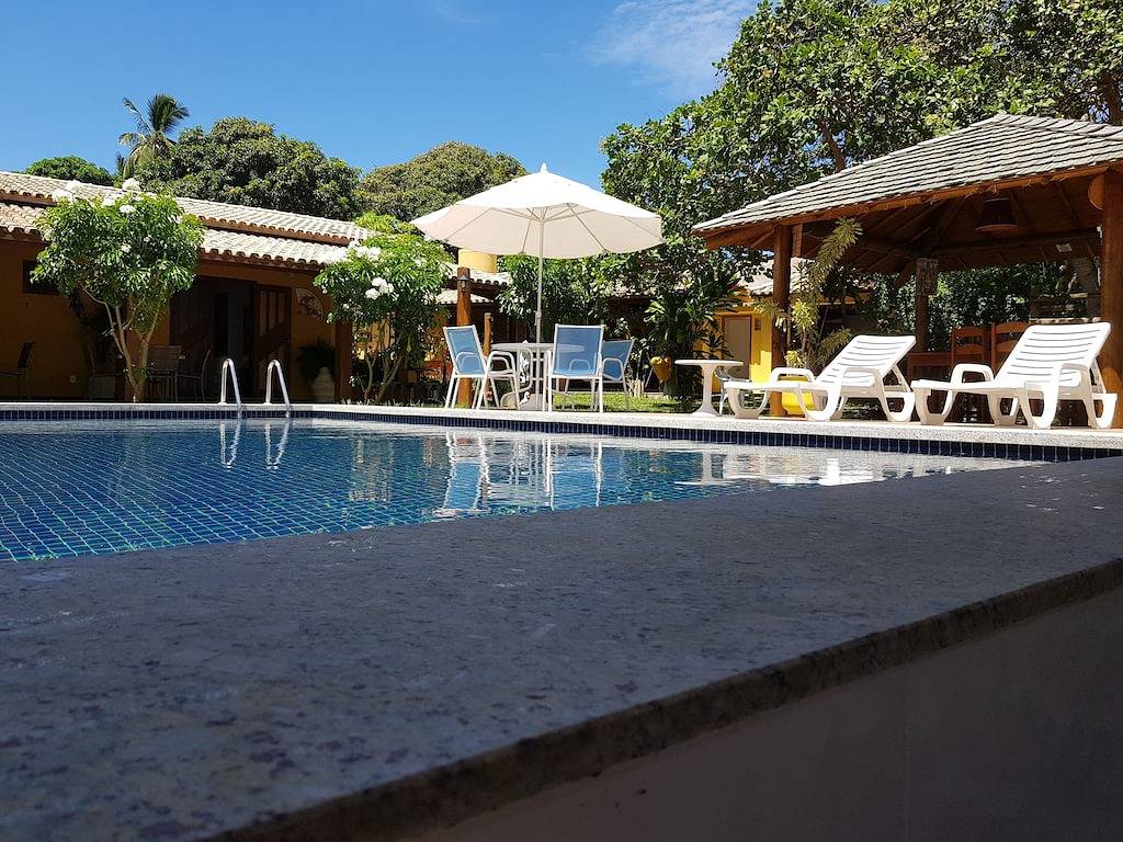 Sehr schönes Hotel mit einem Pool, ein Spielzimmer, usw. 10 min. der Strand. in Camaçari, Linha Verde