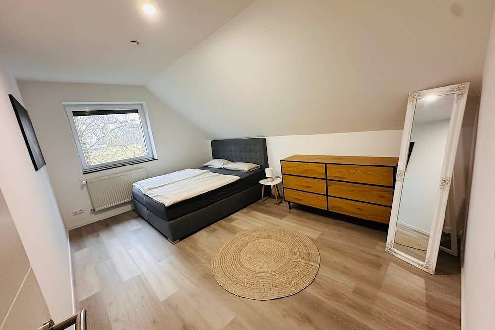 Ganze Wohnung, Gemütliche 3 Zimmer Wohnung am Bremer Kreuz, 3 min vom beliebten Weserpark! in Achim, Landkreis Verden