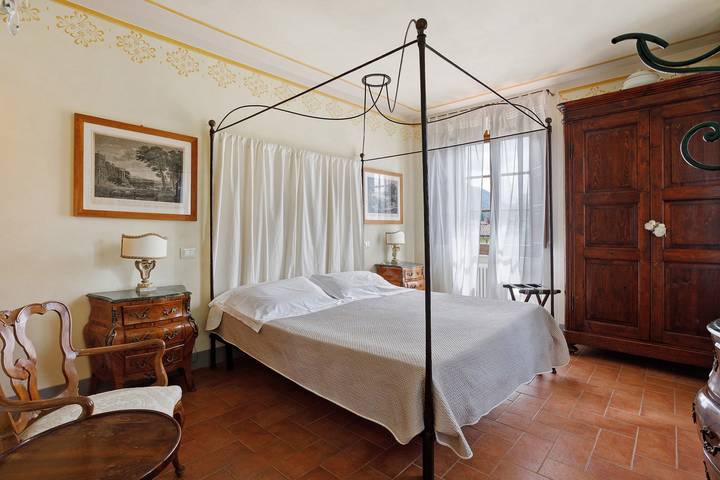 Camera 'Villa Lombardi - Vista Giardino' con piscina, giardino condivisi e Wi-Fi in Camaiore (Toscana), Riviera Toscana
