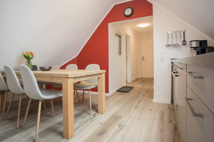 Ferienhaus für 7 Personen, mit Terrasse und Balkon/Terrasse - 1