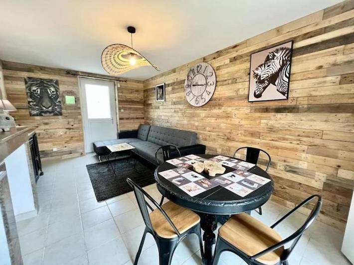 Gîte pour 4 personnes, avec jardin ainsi que jacuzzi et sauna dans Caffiers