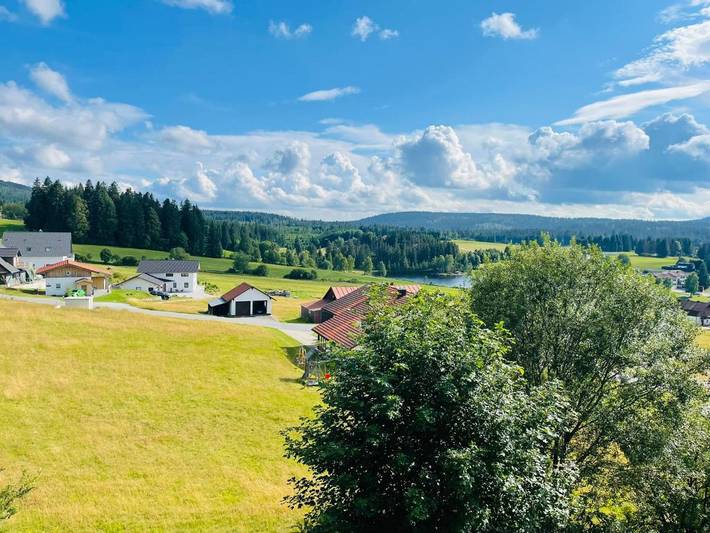 Ferienwohnung für 5 Personen, mit Balkon und Seeblick sowie Ausblick in Haidmühle