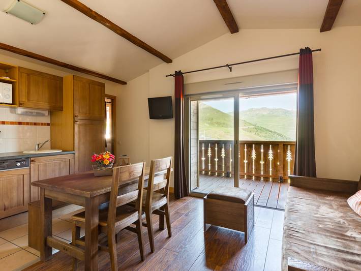 Chalet pour 6 personnes, avec jacuzzi et sauna ainsi que balcon et piscine, animaux acceptés à Saint-Lary-Soulan - 4