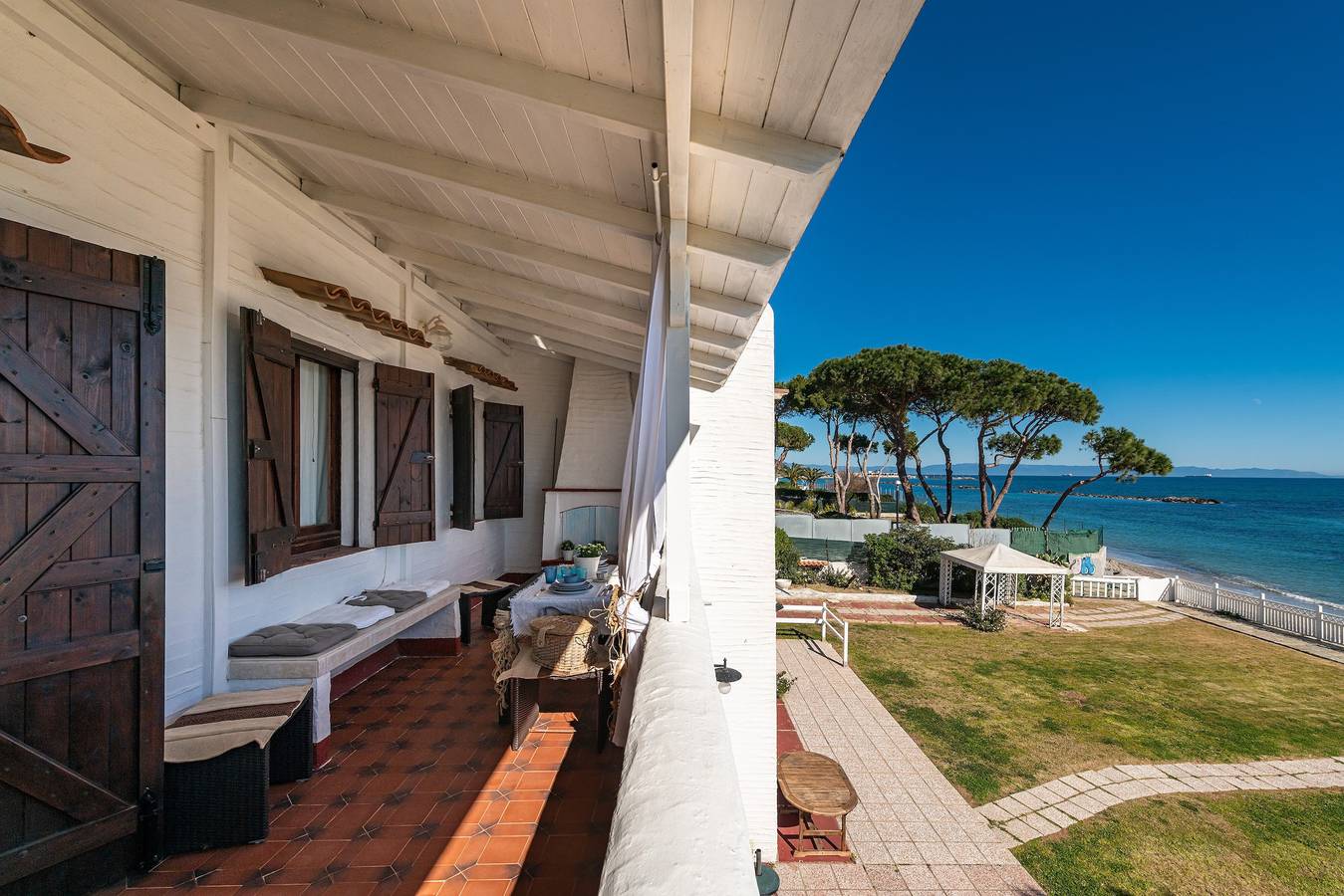 Ferienhaus "Nicoleup" mit Meerblick, Terrasse & Gemeinschaftsgarten in Porto Columbu, Sarroch