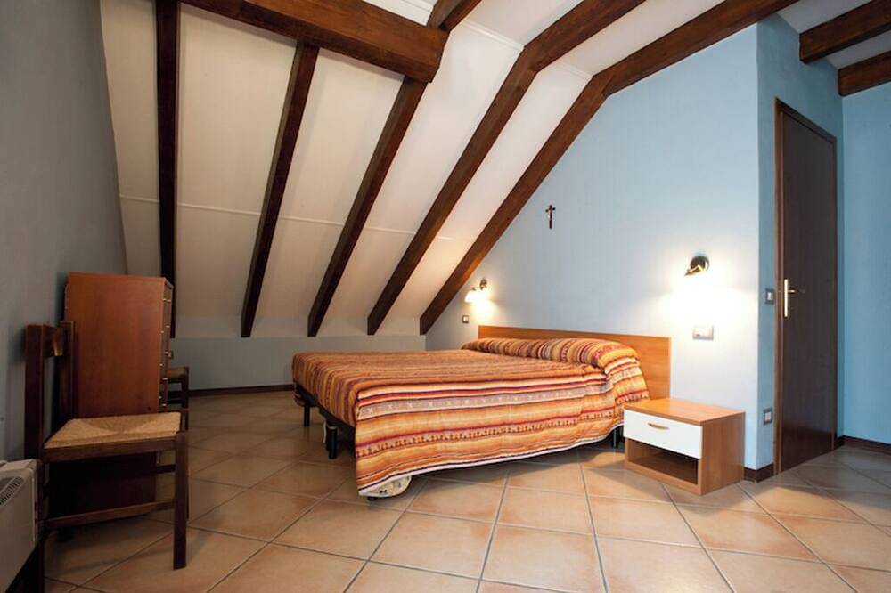 Appartamento intero, Mansarda I Pittori – Tra centro e natura con parcheggio gratuito in Santa Maria Maggiore (Città), Comune di Santa Maria Maggiore