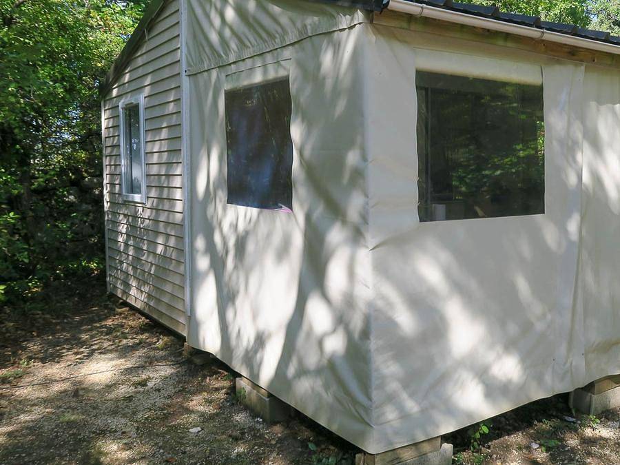 Camping A L'Abri de l'Océan - Canvas bungalow 5 persons - Tithome 2 Bedrooms in Baye, Quimper region