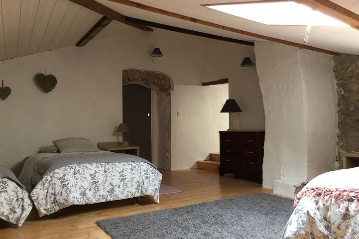 Gîte pour 11 personnes, avec jardin et piscine à Saint-André-de-Cruzières - 4