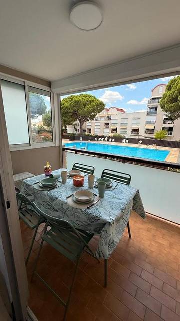 Gîte pour 4 personnes, avec terrasse ainsi que piscine et jardin, animaux acceptés dans Tour Barberousse Chateau De Gruissan