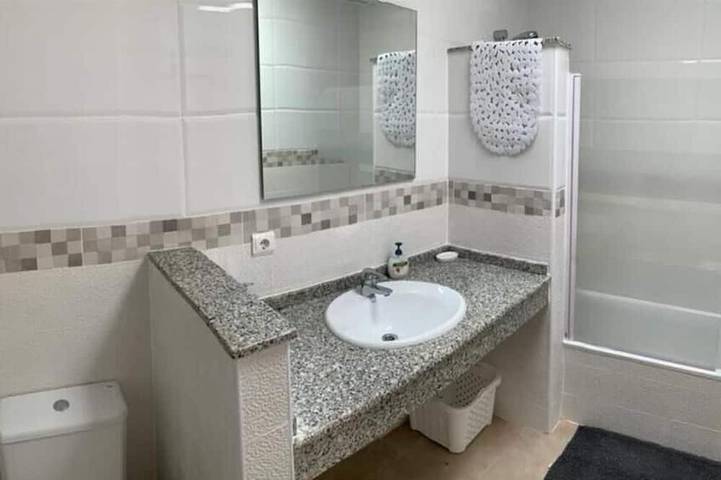 A beautiful 2-bedroom south-facing townhouse five-minutes walk from the beach in Vista de los Ángeles, Mojacar