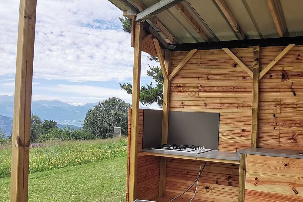 Lodge Vieux Chaillol - Hébergement Insolite Tente Aménagée in Théus, Parc national des Écrins