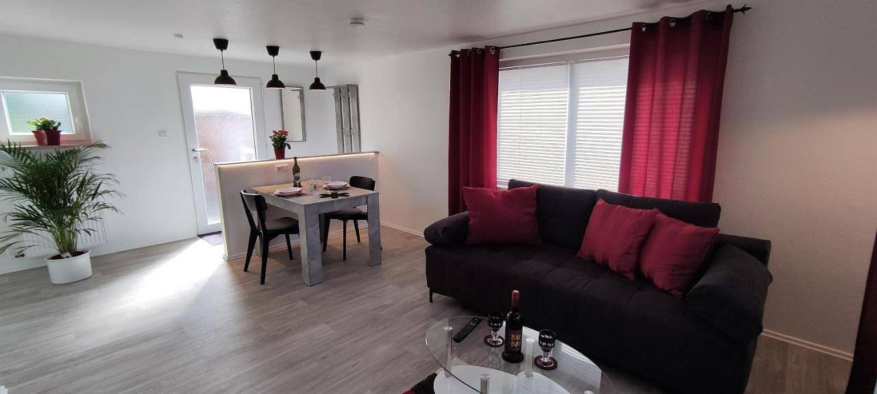 Ganze Wohnung, Apartment with Garden View in Adendorf, Nordheide