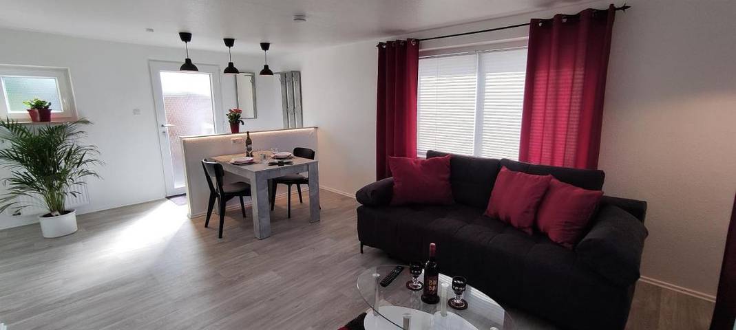 Ferienwohnung für 3 Personen, mit Terrasse und Garten sowie Ausblick in Adendorf