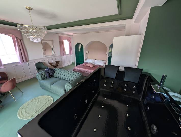 Appartamento per 4 persone, con idromassaggio e balcone a Piedimonte Etneo