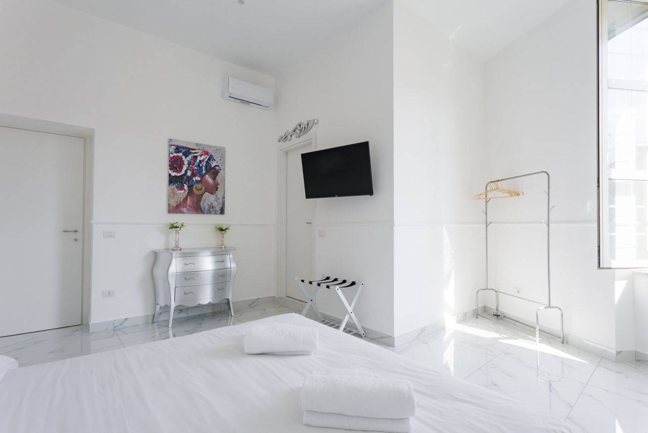 Entire apartment, Suite Bianca in Naples, Naples Province