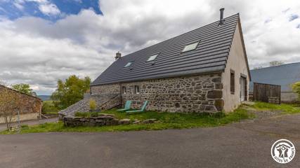Gîte pour 15 Personnes dans Saint-Victor-la-Rivière, Région de Besse-et-Saint-Anastaise, Photo 1