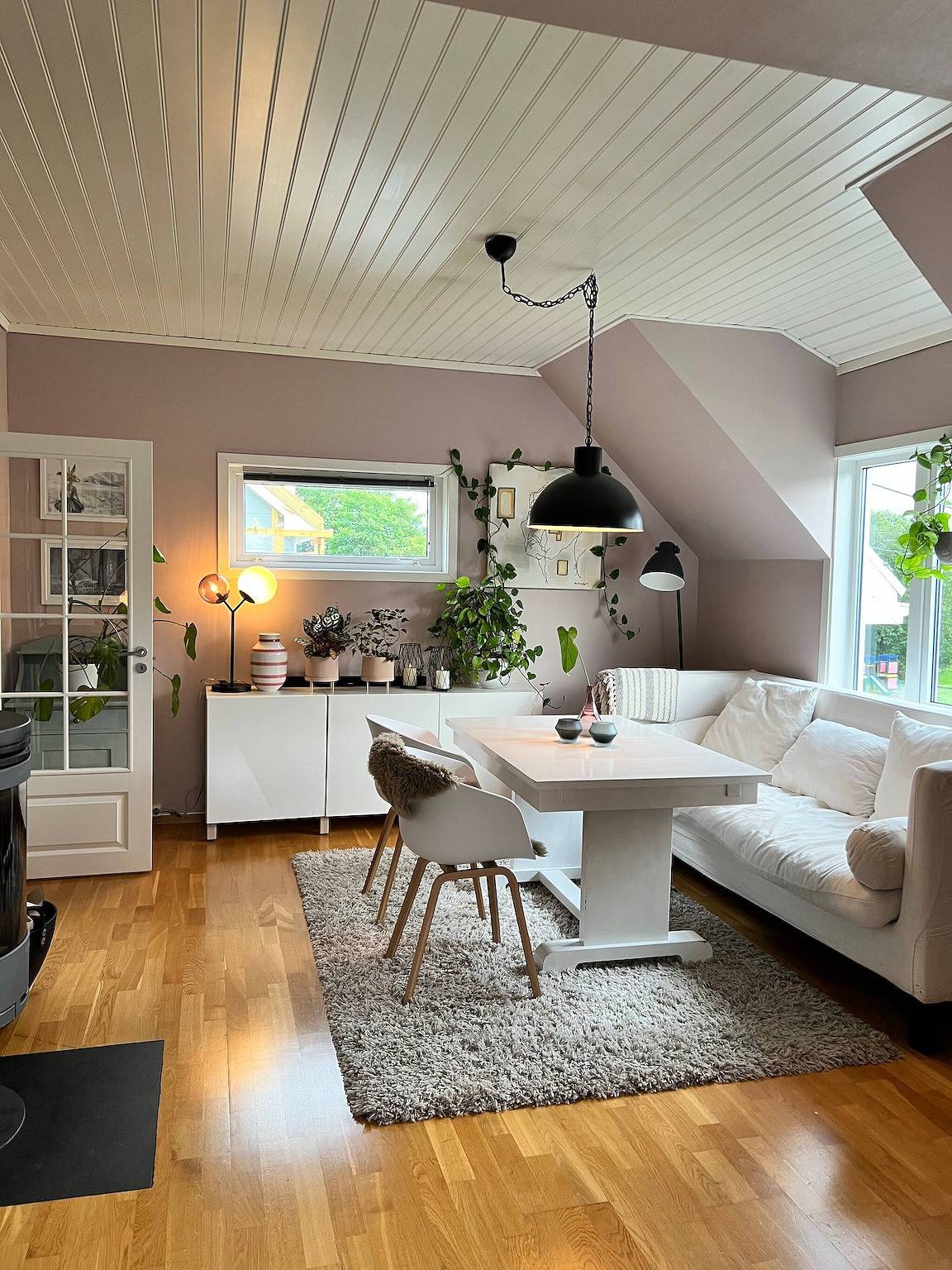 Ganze Wohnung, Apartment mit 2 Schlafzimmern und Dachboden in Ålesund