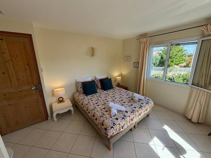 Location de vacances pour 8 personnes, avec vue ainsi que piscine et jardin à Lavérune - 2