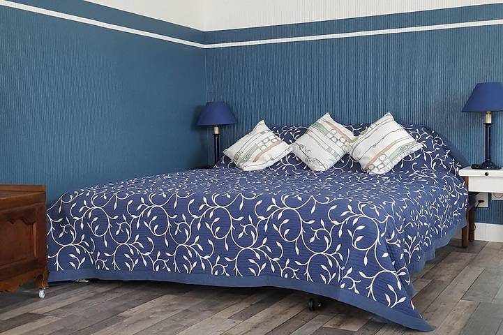 Gîte pour 3 personnes, avec jardin et piscine dans Plage du Val Fleuri - 2