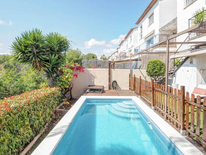 Casa rural para 6 personas, con piscina además de jardín y terraza, Se admiten mascotas en San Pedro de Ribas