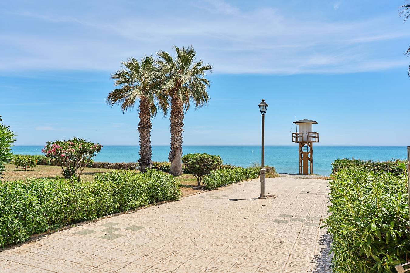 Entire apartment, Apartment 'Seaview  Peñoncillo' with Sea View, Wi-Fi and Air Conditioning in Torrox Costa, Torrox