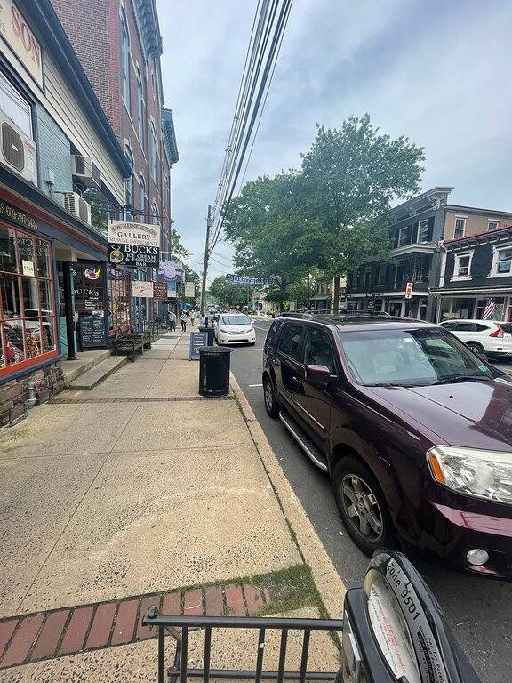 Ganze Wohnung, Lambertville-in town-Elevated Deck-Stroll by Delaware River just blocks away in Hunterdon County