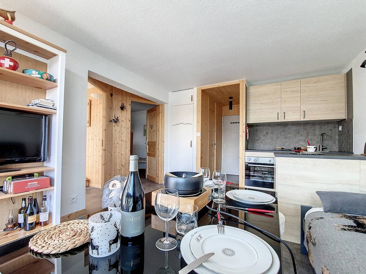 Ganze Wohnung, Modernes 3-Zimmer-Apartment, Ski-in/Ski-out, Balkon, außergewöhnliche Aussicht in Les Menuires, Saint-Martin-de-Belleville