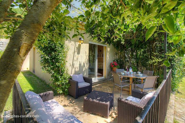 Gîte pour 4 personnes, avec Terrasse ainsi que Jardin et Vue à Sainte-Lucie-de-Tallano - 4