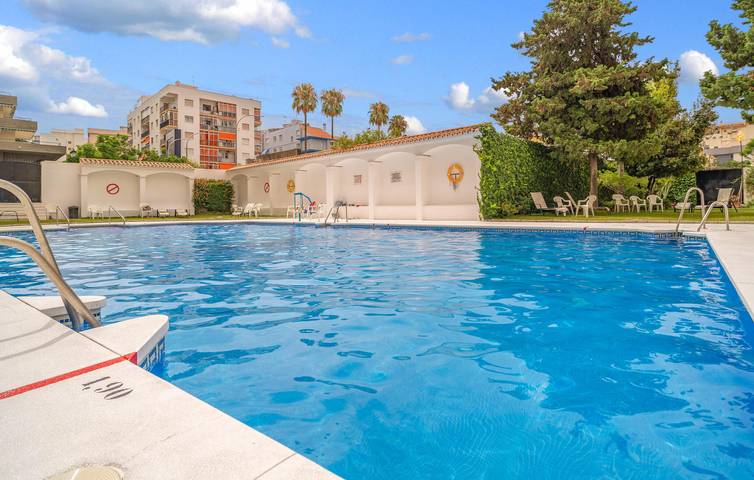 Vacation apartment for 7 people, with terrace and pool in Fuengirola