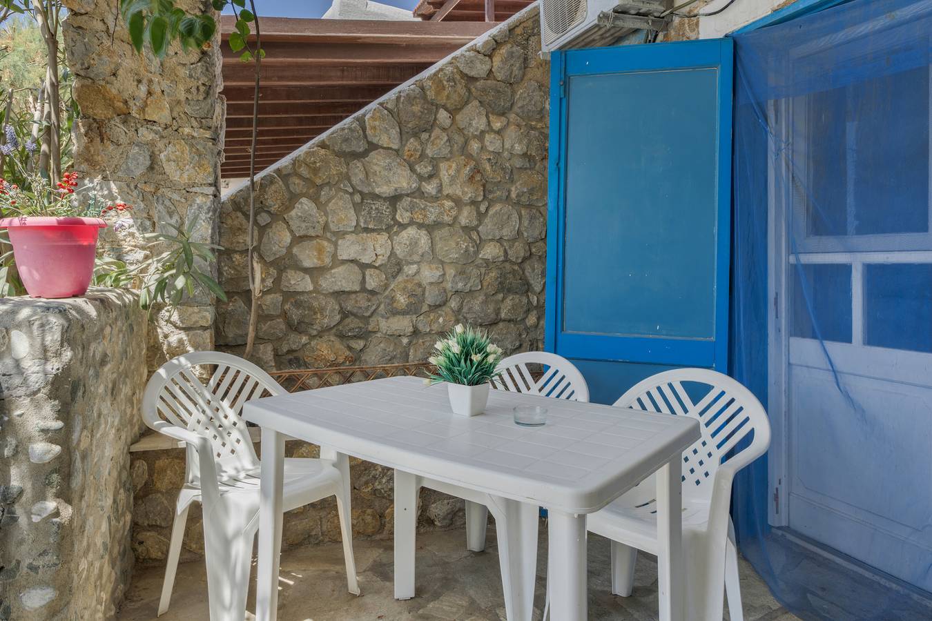 Ganze Wohnung, Apartment 'D E D' mit Meerblick, privater Terrasse und Wlan in Mirties, Kalymnos