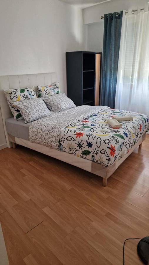 Gîte pour 2 personnes, avec jardin ainsi que balcon et vue à Vaujours - 3