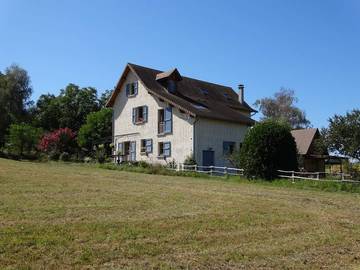 Gîte pour 6 personnes, avec terrasse et jardin, animaux acceptés à Les Avenières