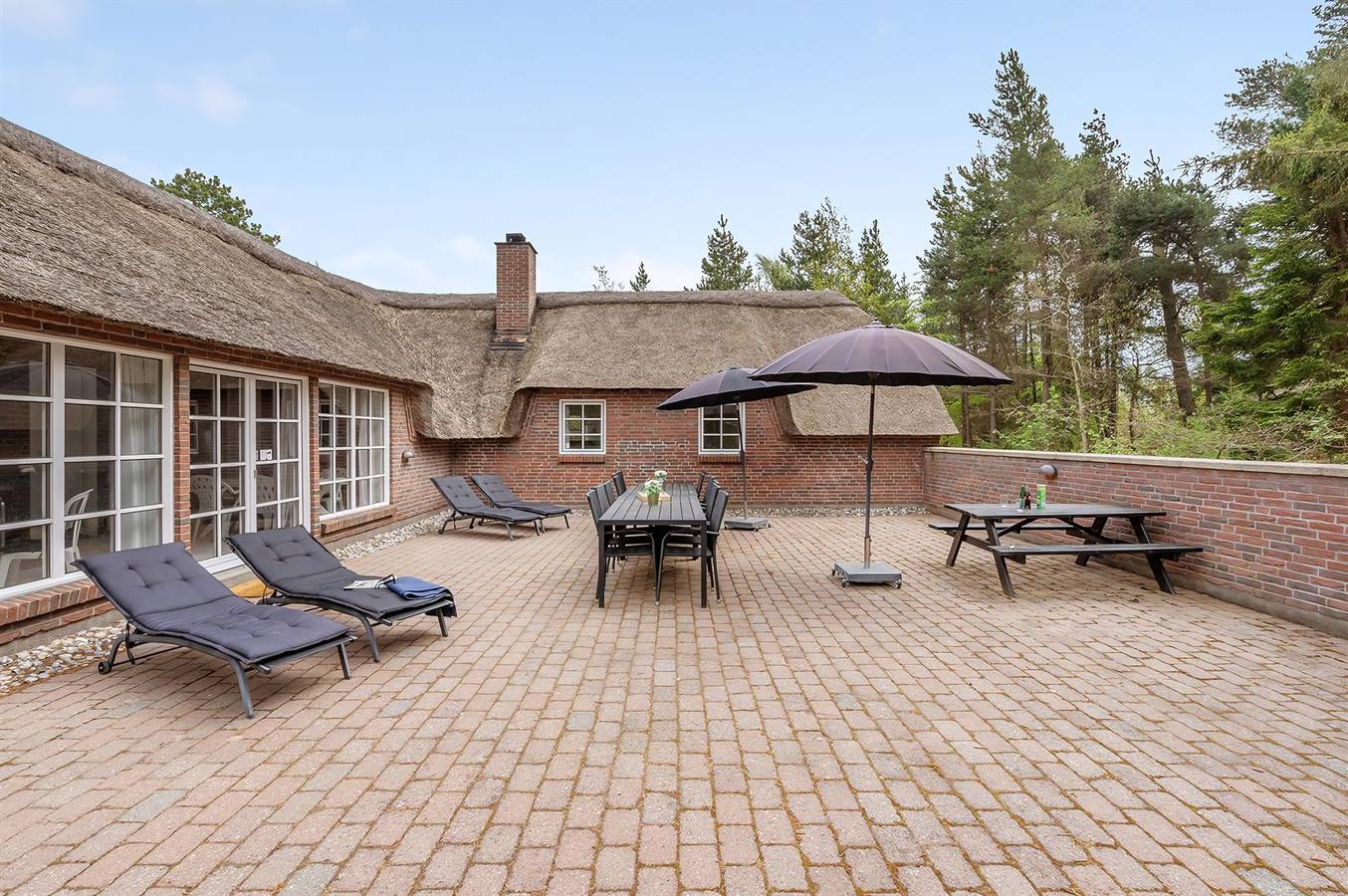 Awesome home in Væggerløse w/ Wifi, 4 Bedrooms and Indoor swimming pool in Væggerløse, Schwedische Ostsee