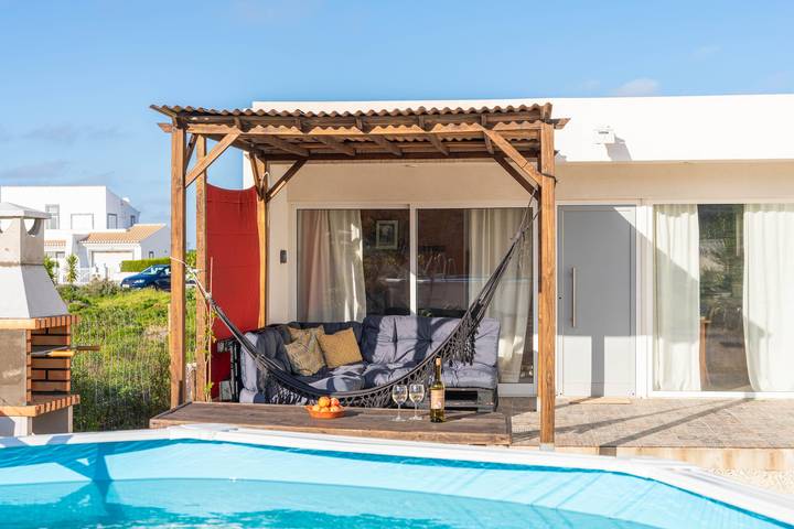 Location de vacances pour 4 personnes, avec jardin ainsi que terrasse et piscine, adapté aux familles à Aljezur - 4