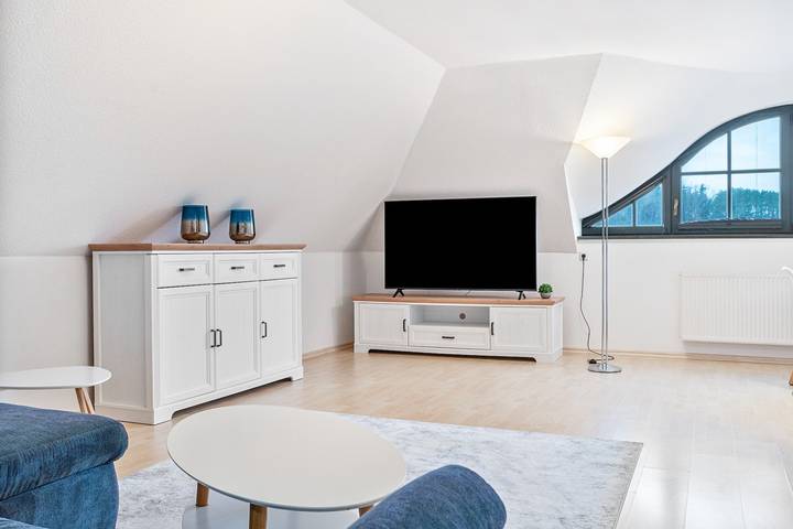 Entire apartment, Apartment '6 Jasmund' with Lake View, Private Terrace and Wi-Fi in Seedorf (Sellin), Sellin