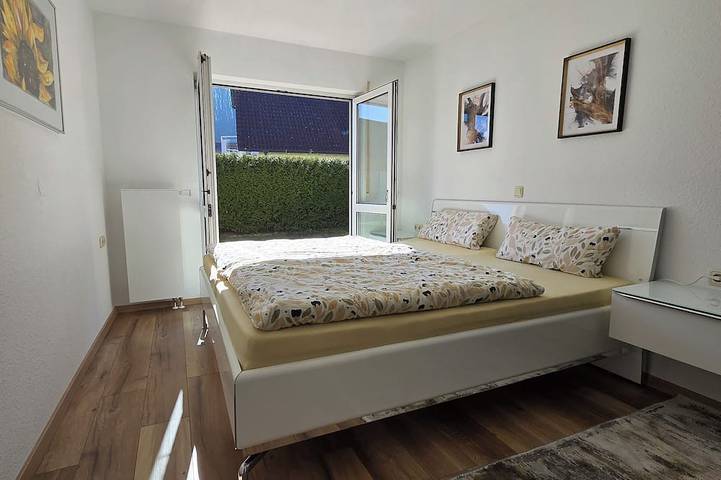 Ganze Wohnung, Fritz - Moderne Garten-Residenz für Urlaub | Work | Lego --- in Giengen-Burgberg in Burgberg (Giengen), Giengen an der Brenz