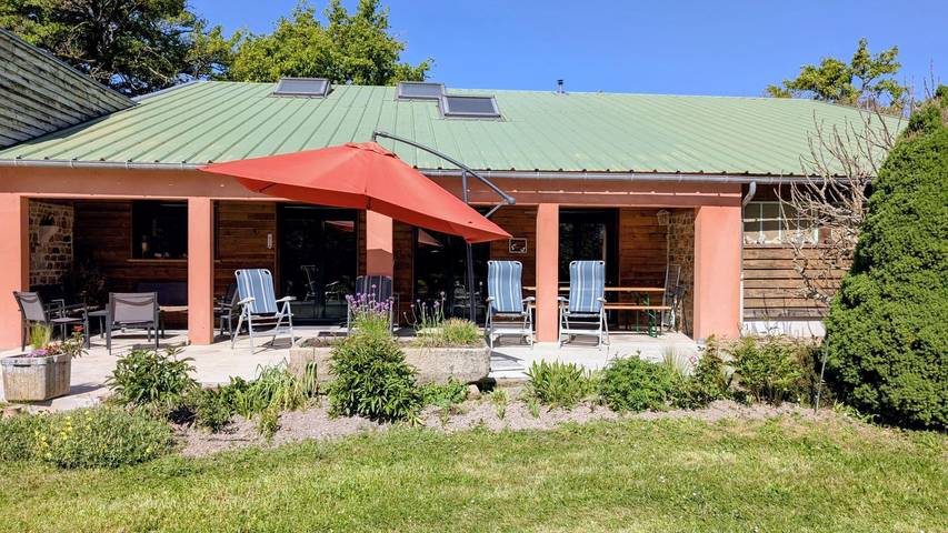 Gîte pour 11 personnes, avec Terrasse et Jardin