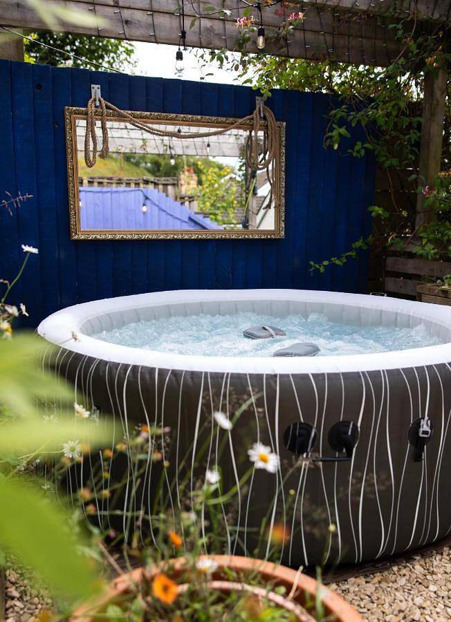 Location de vacances pour 6 personnes, avec jardin et jacuzzi, animaux acceptés à Merthyr Tydfil - 2