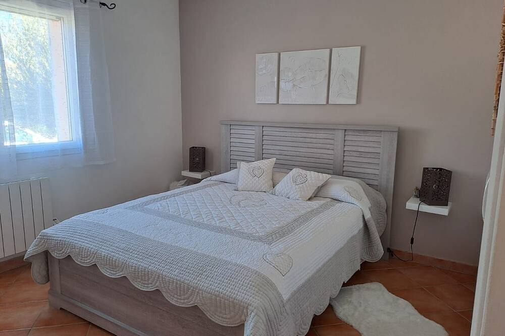 Villa with pool and garden in Pignans, Región Brignoles